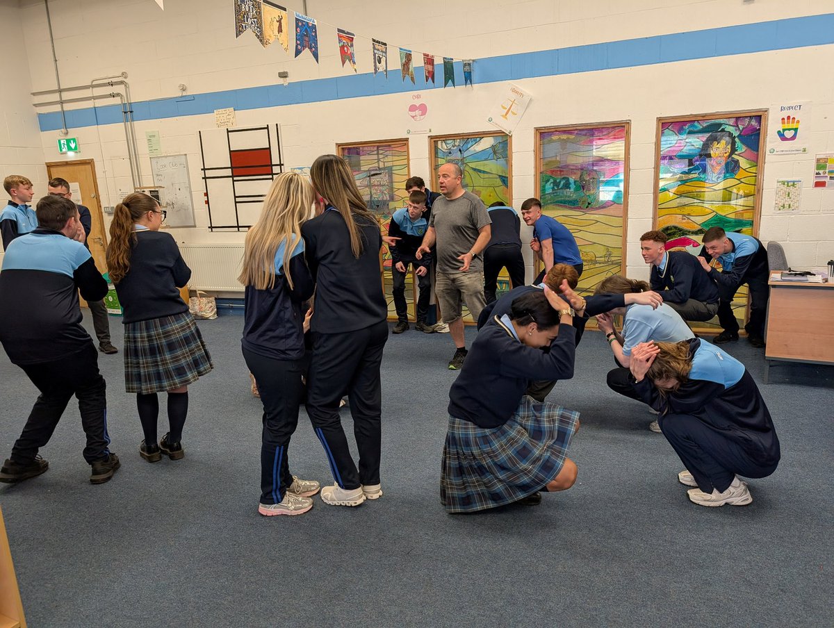 Bhí ceardlann iontach ag grúpa ó bhliain 5 le Seán agus Niall ó High Rock Productions agus @Ctallaght ar an Déardaoin, bunaithe ar scéal próis Oisín i dTír na nÓg. An-chraic ar fad! 5th years had a fantastic workshop on Thursday with Seán and Niall from High Rock Productions!