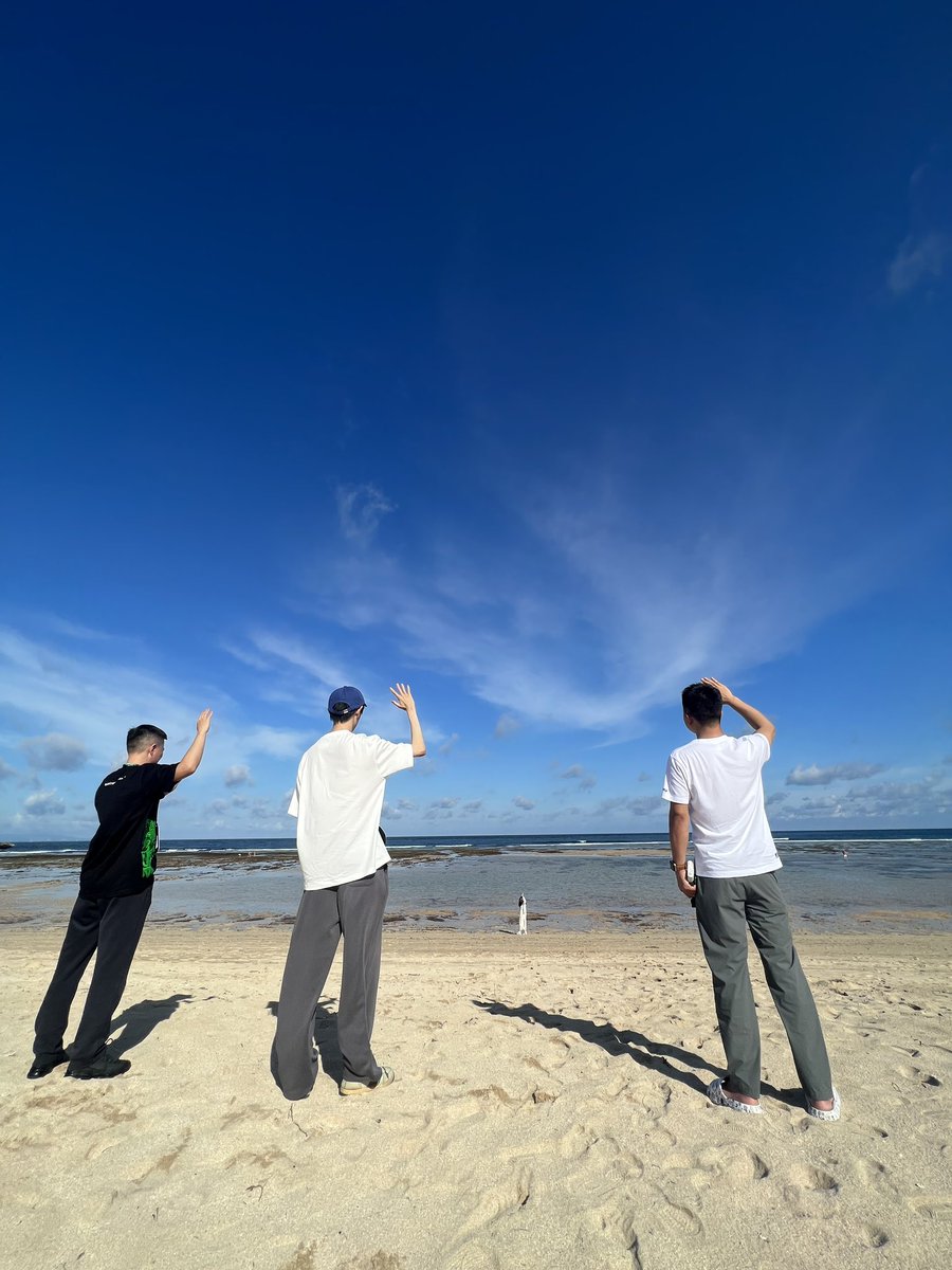 “赢了会所嫩模！” 打开bybit 100倍杠杆做多BTC，三天翻倍，会所点男模！

“输了下海干活...” 左拥右抱中手机狂震，爆仓通知！

"菜菜，下次牛市记得再来啊~"  
三个男模冲我挥手告别。  

"一定一定，等我下个月工资到账就......"  

[ 附会所消费账单 ]
🍾 神龙套 ×1 → 已退订  
👔 男模小费 ×3 →