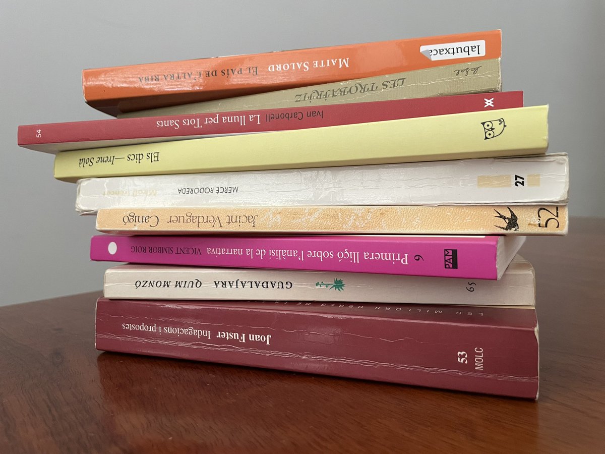 Enguany tornem a omplir les xarxes de literatura!

Aquest mes d’abril convoquem de nou el concurs #SantJordiUV, amb el suport de la <a href="/CatedraFuster/">Càtedra Joan Fuster</a> i l’<a href="/Institut_IIFV/">IIFV</a>.

Animeu-vos i participeu amb els vostres vídeos. #LlegimFiloCat.

👉🏻 Més informació: go.uv.es/3IjXY0s