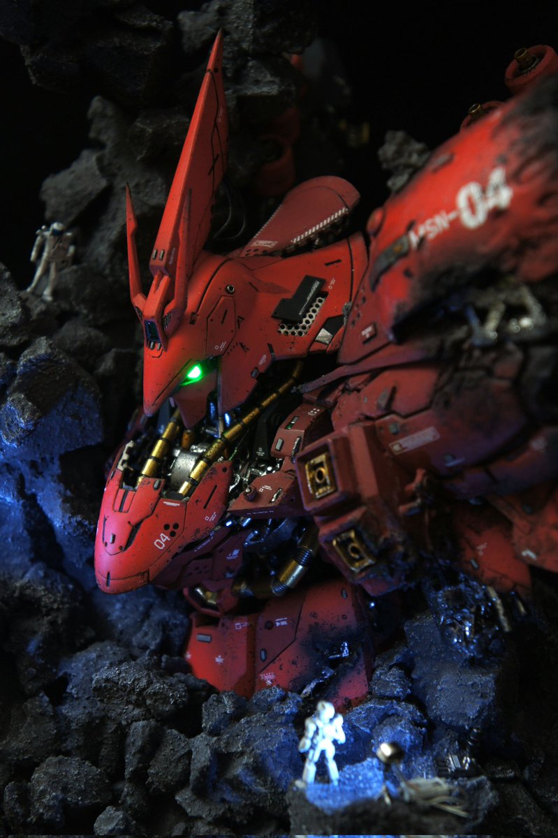 hasuneru's tweet image. メカニカルバストのサザビー
完成しましたぁぁぁぁぁ❗❗❗😭😭😭✨✨✨

改造にまさかの約4ヶ月💦
ガチャガチャのカプセルに入らないくらいの大きさになりました❗🤣

リプ少しだけ続きます（1/3）