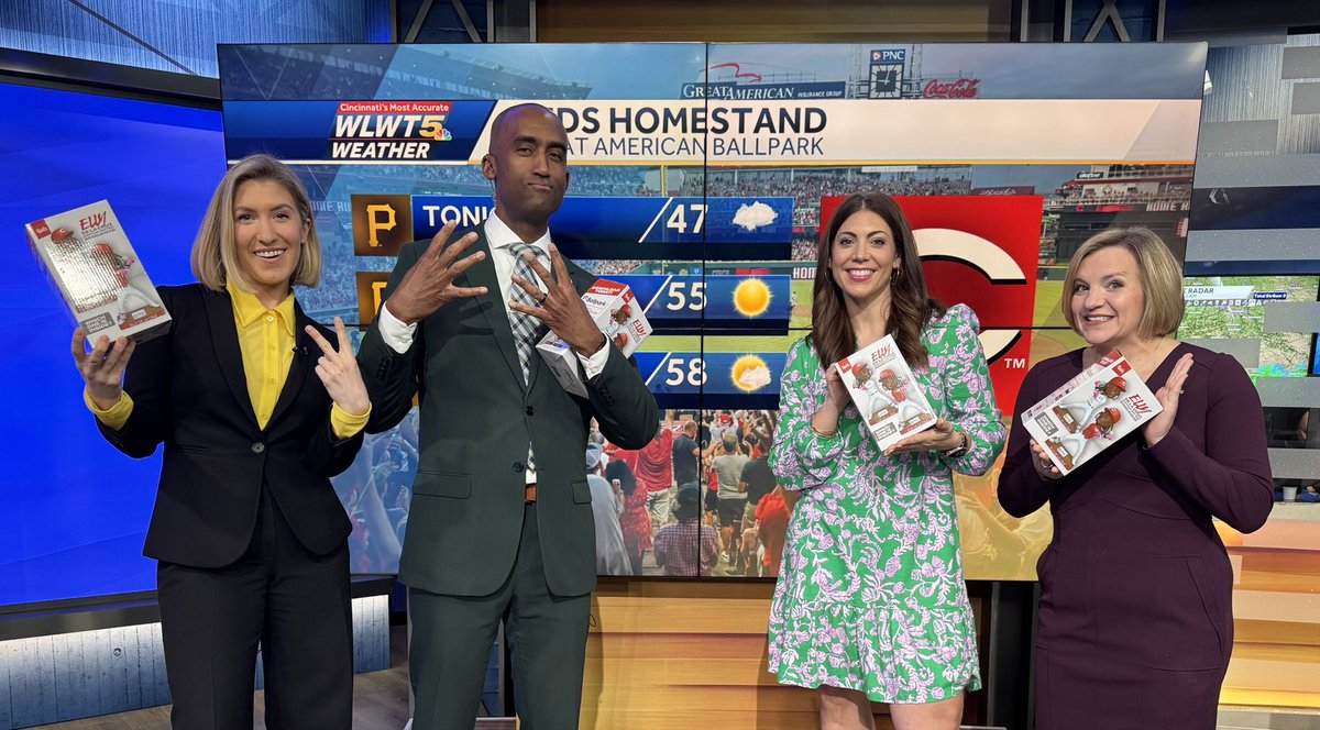 4️⃣ THROW THE 4’S UP 4️⃣
Saturday is Elly De La Cruz Switch-Hitter Bobblehead Night at <a href="/Reds/">Cincinnati Reds</a>!
Game time is 6:40 PM, but we know the line will start EARLY.
Only 10k bobbleheads for the first people in.
Will you get left or right?!
Nobody knows!
We’ll check ours live on <a href="/WLWT/">WLWT</a>!