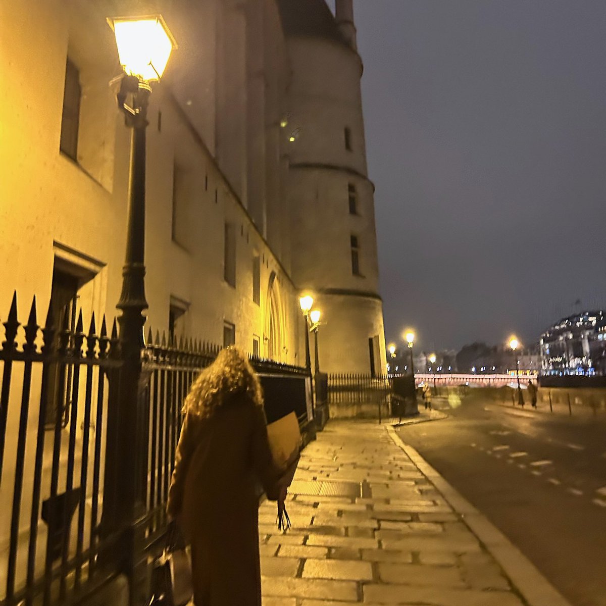 _tiasun02's tweet photo. 弾丸Paris...🇫🇷✨
どの瞬間切り取っても絵になっちゃうのさすがオシャレ大国🎨 https://t.co/f4TixUG0hc