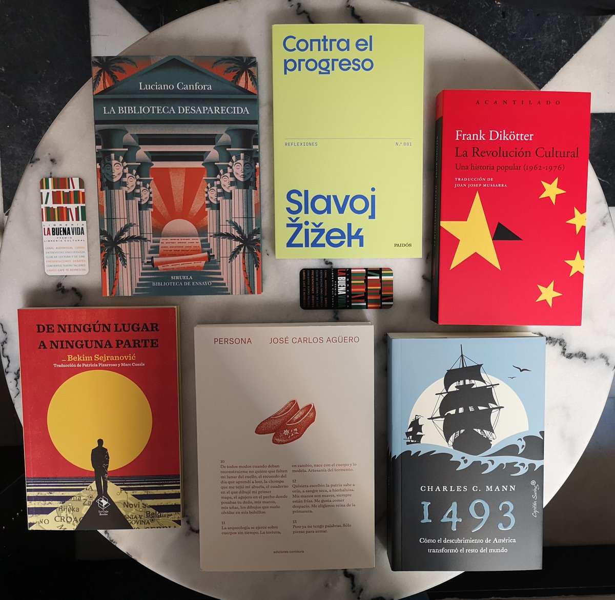 LaBuenaVidaLib's tweet image. Y más novedades que puedes pasarte a buscar cualquier día de Semana Santa, porque abrimos todos, también los festivos, de 11 a 14.30 y de 17 a 21 h.

Encuéntralos en la librería o pídenoslos a través de la tienda online, pinchando aquí:
f.mtr.cool/shhsensllg

#libreríasdemadrid