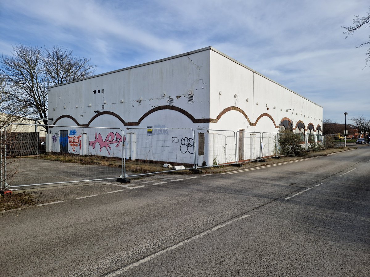 AVAILABLE FOR SALE - Kingston Park, English Street, Hull, HU1 2TX

• Suit Restaurant/Office/Retail/Medical/Trade Counter Opportunity S.T.C.
• Detached with 42 car parking spaces
• Scope to be split if required
• In need of refurbishment

Full Details tinyurl.com/mpjf46v3