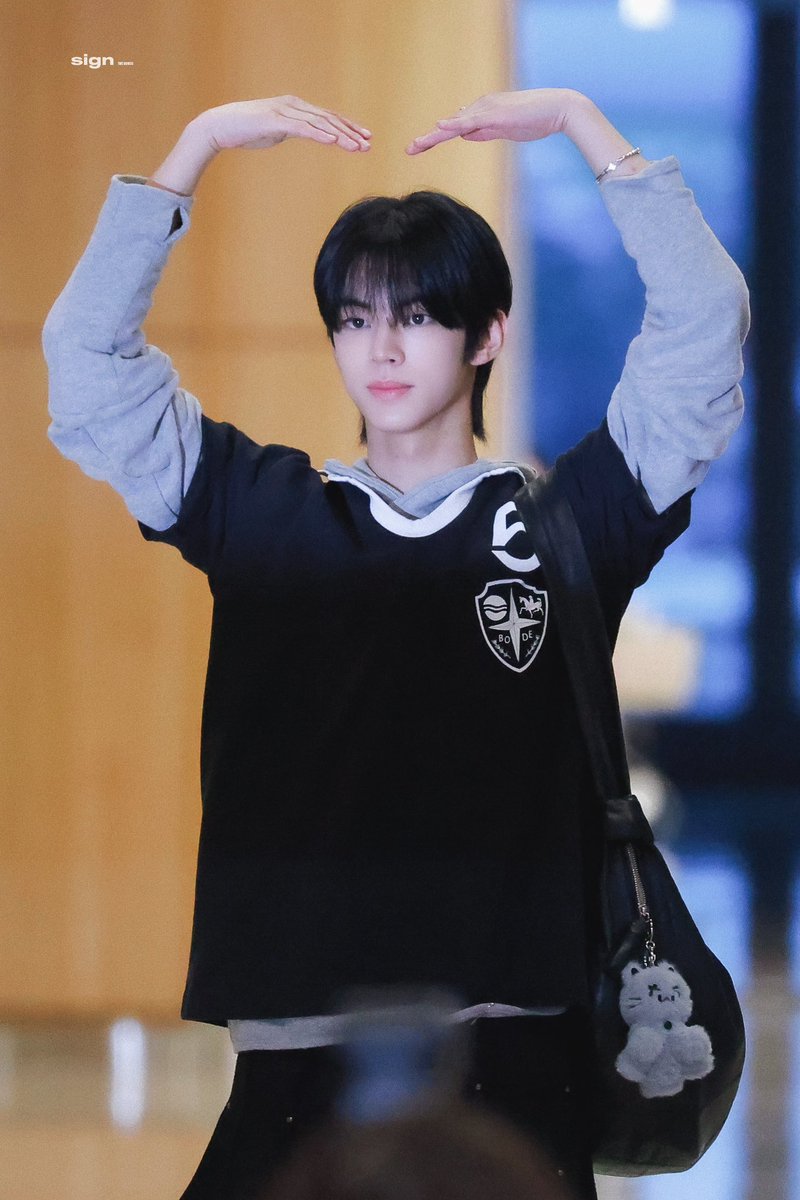 𝘀𝗶𝗴𝗻 tweet media