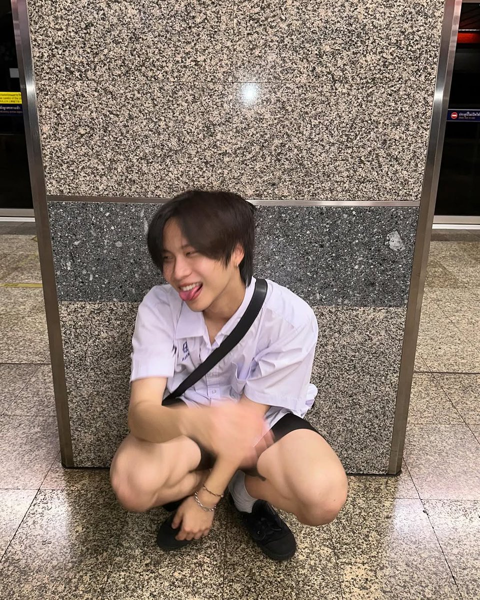 cjungt's tweet photo. I miss my high school era. https://t.co/JsNJ04LE2A