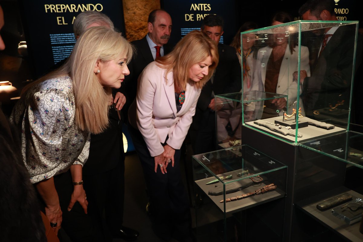 Patricia del Pozo (@patricia_pozo_) on Twitter photo Inauguramos la mayor exposición celebrada en el <a href="/MuseodeHuelva/">Museo de Huelva</a> hasta el momento.
Una muestra con más de 200 piezas funerarias de valor excepcional procedentes de La Joya y en la que #Huelva se reivindica como centro neurálgico de Tarteso y muestra su pasado más emblemático. Inauguramos la mayor exposición celebrada en el <a href="/MuseodeHuelva/">Museo de Huelva</a> hasta el momento.
Una muestra con más de 200 piezas funerarias de valor excepcional procedentes de La Joya y en la que #Huelva se reivindica como centro neurálgico de Tarteso y muestra su pasado más emblemático.