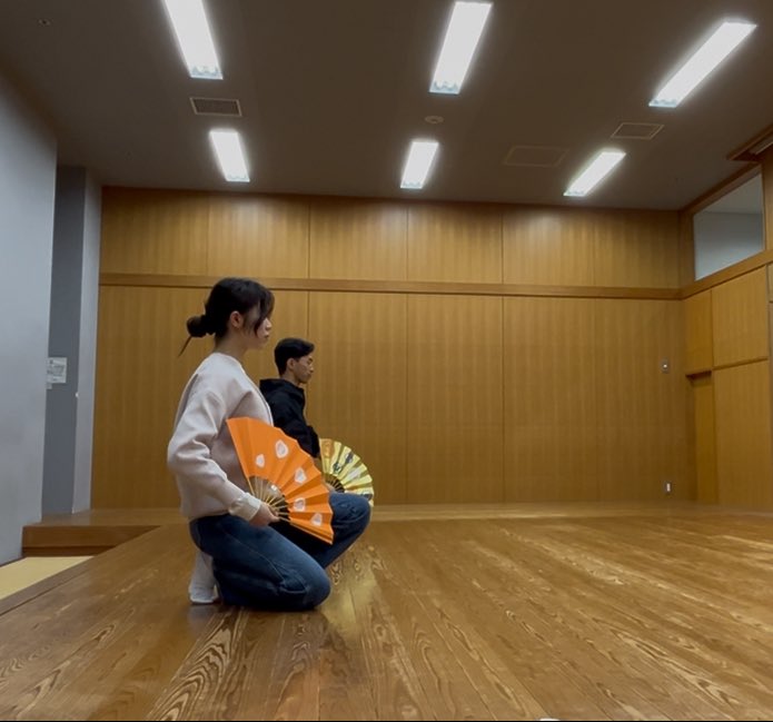 早稲田に師範稽古に来ました！
｢七つ子｣の謡と舞を教えて頂きました。
今までで1番長く難しいですが頑張ります！
 #春から東女  #東京女子大学  #公認サークル  #七つ子