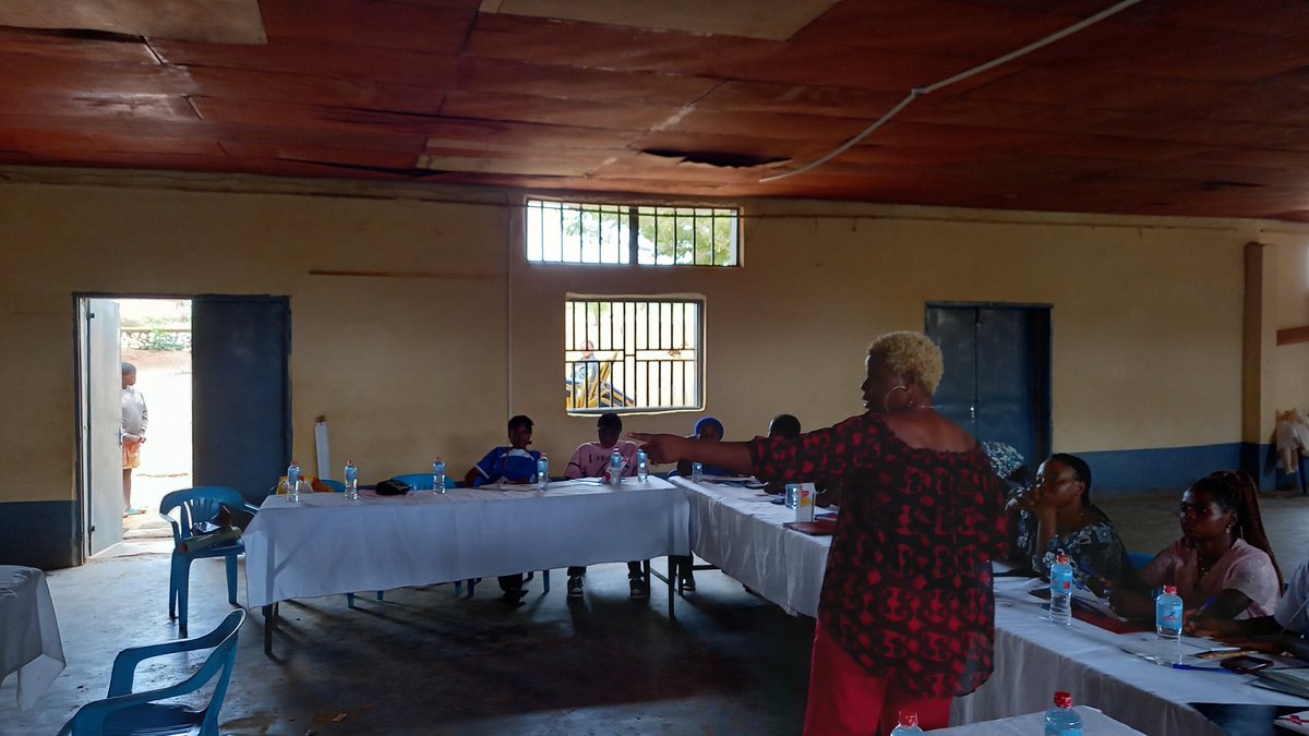 hovuca1's tweet photo. Happening Now ❗❗❗
Day 1 🔥🔥🔥 of our 2 day peer educator training on Comprehensive Sexuality Education, Sexual and reproductive health, TB and MALARIA. Introduction session on who is a peer educator and their duties.
#AGYW #SRH #CSE https://t.co/WAgxH0jfOM
