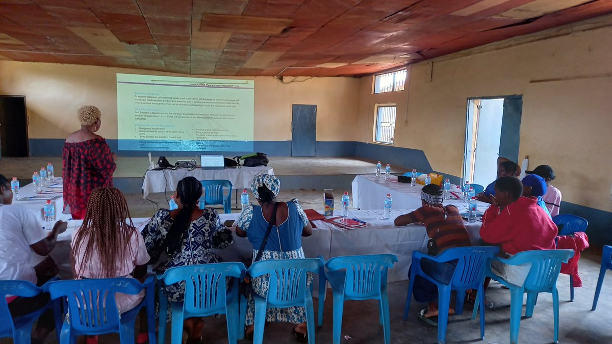 hovuca1's tweet photo. Happening Now ❗❗❗
Day 1 🔥🔥🔥 of our 2 day peer educator training on Comprehensive Sexuality Education, Sexual and reproductive health, TB and MALARIA. Introduction session on who is a peer educator and their duties.
#AGYW #SRH #CSE https://t.co/WAgxH0jfOM