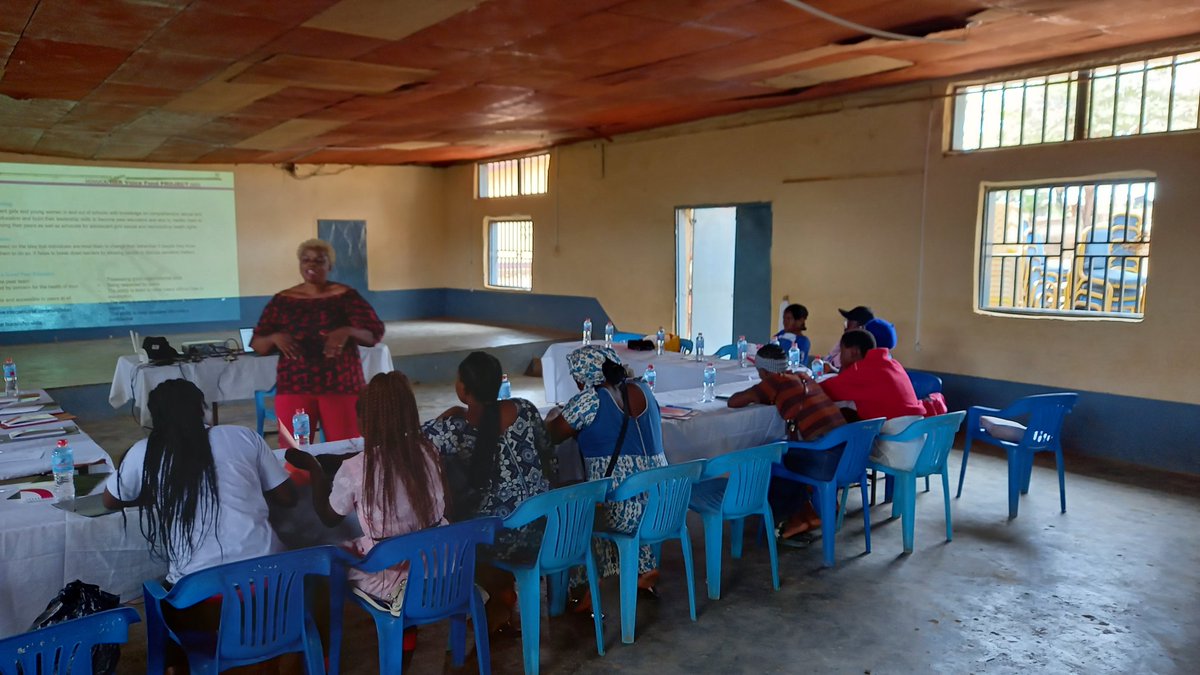 hovuca1's tweet photo. Happening Now ❗❗❗
Day 1 🔥🔥🔥 of our 2 day peer educator training on Comprehensive Sexuality Education, Sexual and reproductive health, TB and MALARIA. Introduction session on who is a peer educator and their duties.
#AGYW #SRH #CSE https://t.co/WAgxH0jfOM