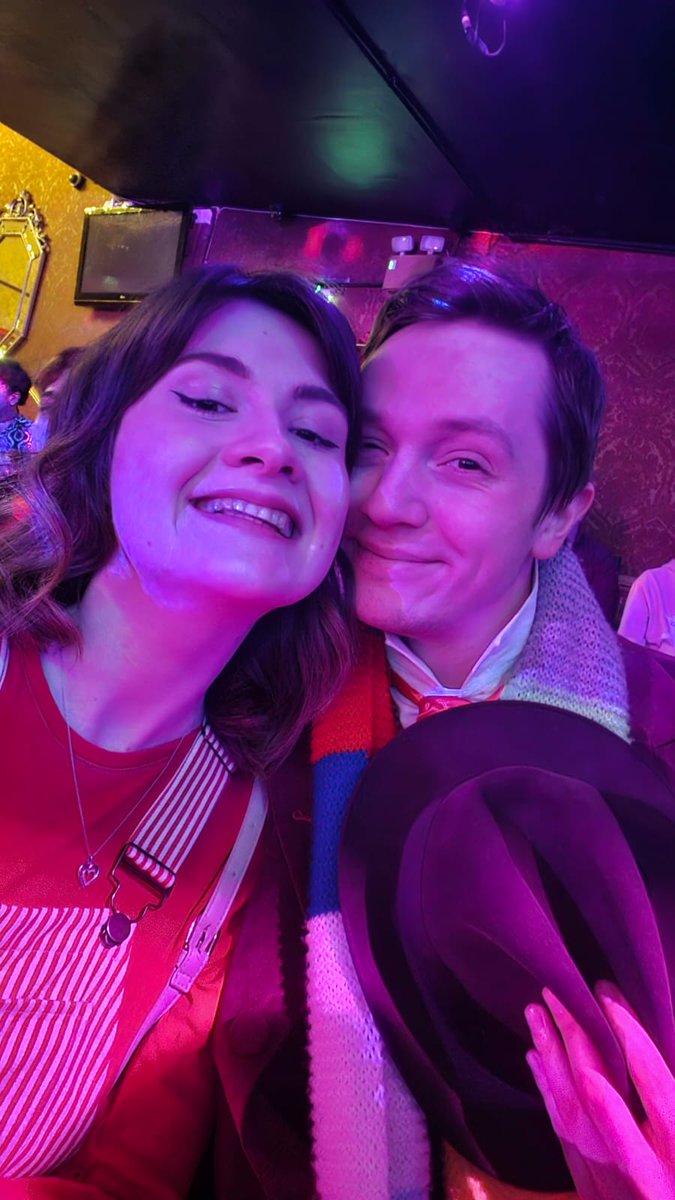 NickAlfordUK's tweet image. The (Clapham) Grand of Fear!
Amazing @gallycab last night! Great performers, an appearance from K9 themselves and Amber got to wear some of Sarah Jane/Elisabeth Sladen's ACTUAL jewellery 🤯