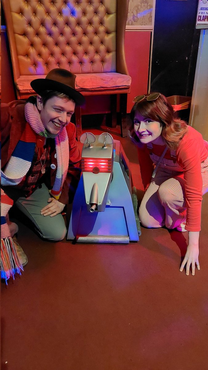 NickAlfordUK's tweet image. The (Clapham) Grand of Fear!
Amazing @gallycab last night! Great performers, an appearance from K9 themselves and Amber got to wear some of Sarah Jane/Elisabeth Sladen's ACTUAL jewellery 🤯