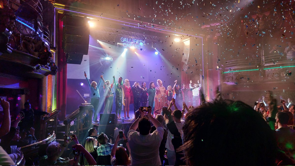 NickAlfordUK's tweet image. The (Clapham) Grand of Fear!
Amazing @gallycab last night! Great performers, an appearance from K9 themselves and Amber got to wear some of Sarah Jane/Elisabeth Sladen's ACTUAL jewellery 🤯
