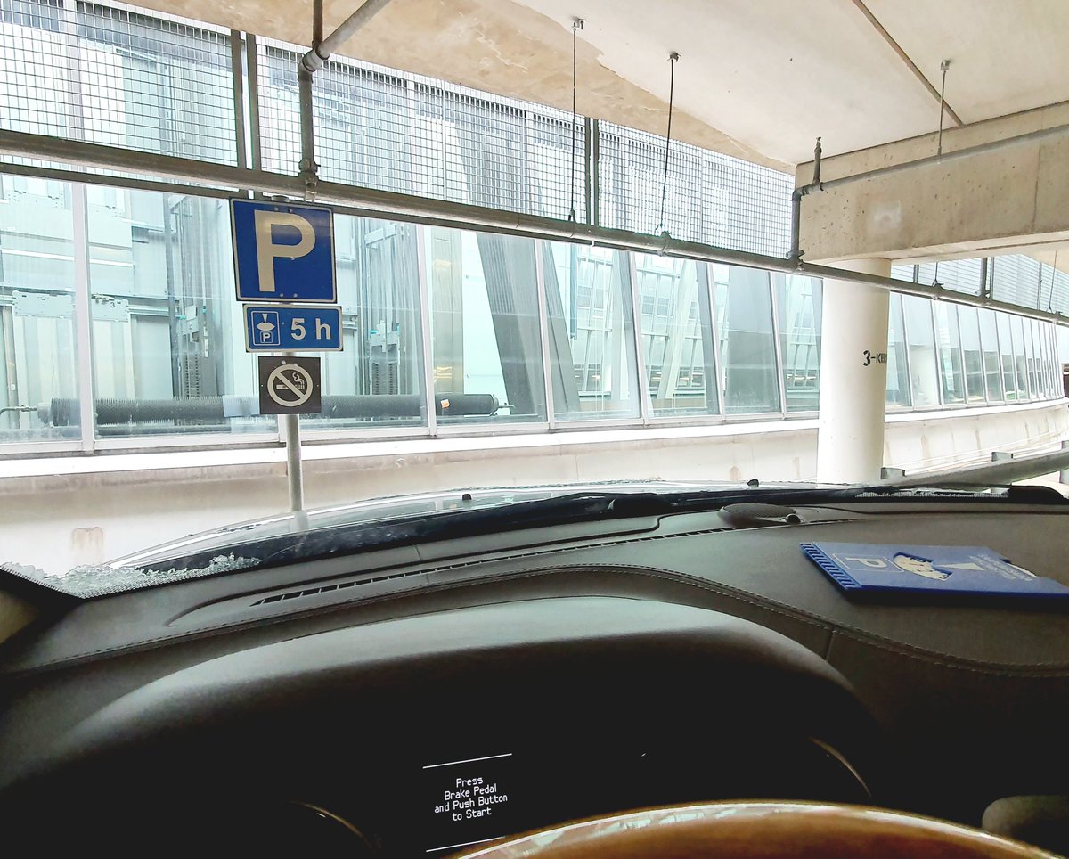 gothammer's tweet image. Olen nyt täällä. Tunnelma on toistaiseksi rauhallinen. #itis