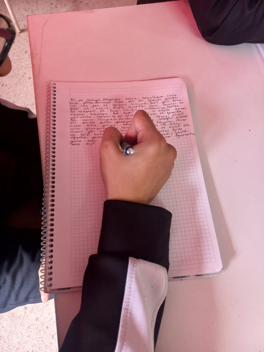 Ataturkmtalsshr's tweet photo. Türkiye Yüzyılı Maarif Modeli yeni öğretim programında yer alan okul temelli planlama kapsamında 9.sınıf öğrencilerimiz, okudukları Çalıkuşu romanından esinlenerek seçtikleri bir kahramanın bakış açısıyla hikâye kurguladılar. @sivasmem @erdogan_fatih66 @susehrimem @Erkanyldz_ https://t.co/F0ugKaKWuV