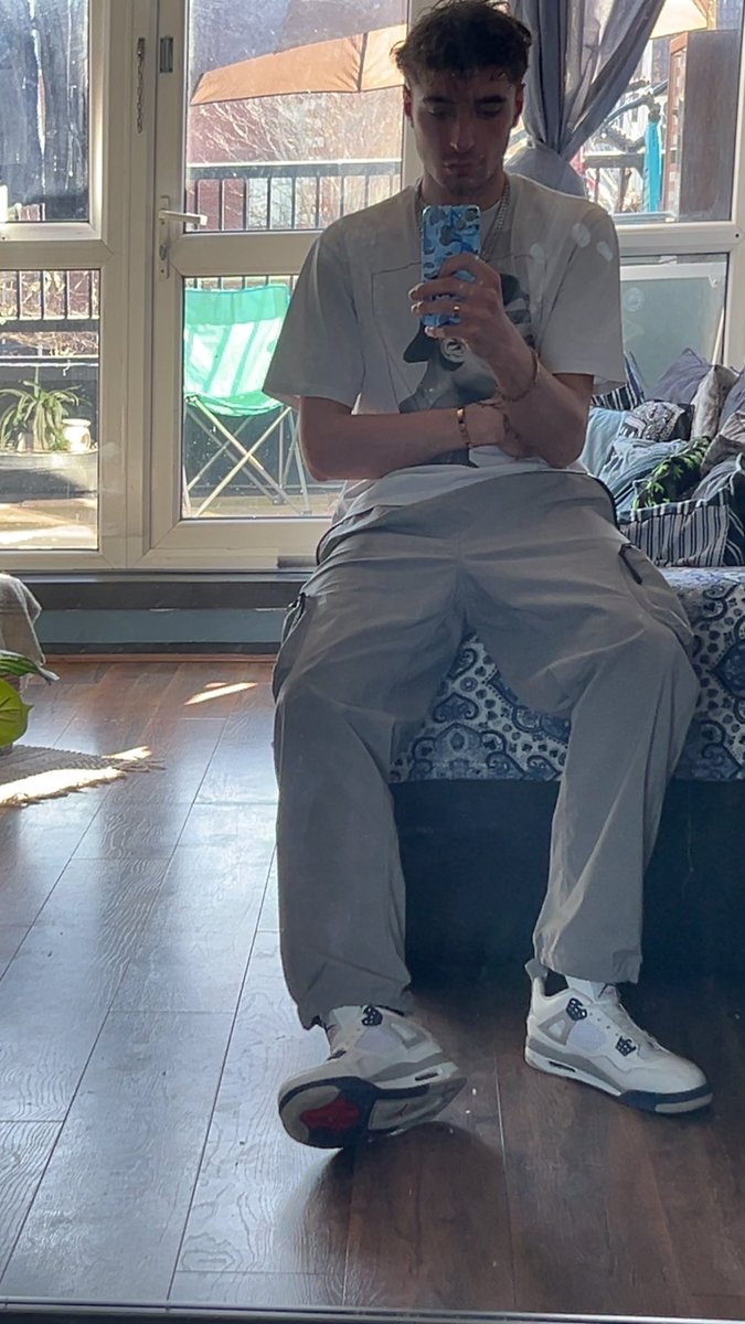 LeonGray2004's tweet photo. F4G tax Friday. Come serve and worship your master. Send tribute for voice note replies #findomserve #findom #master #feetworshi̇p #feetfetısh #Chudai https://t.co/gfzvGOojR7