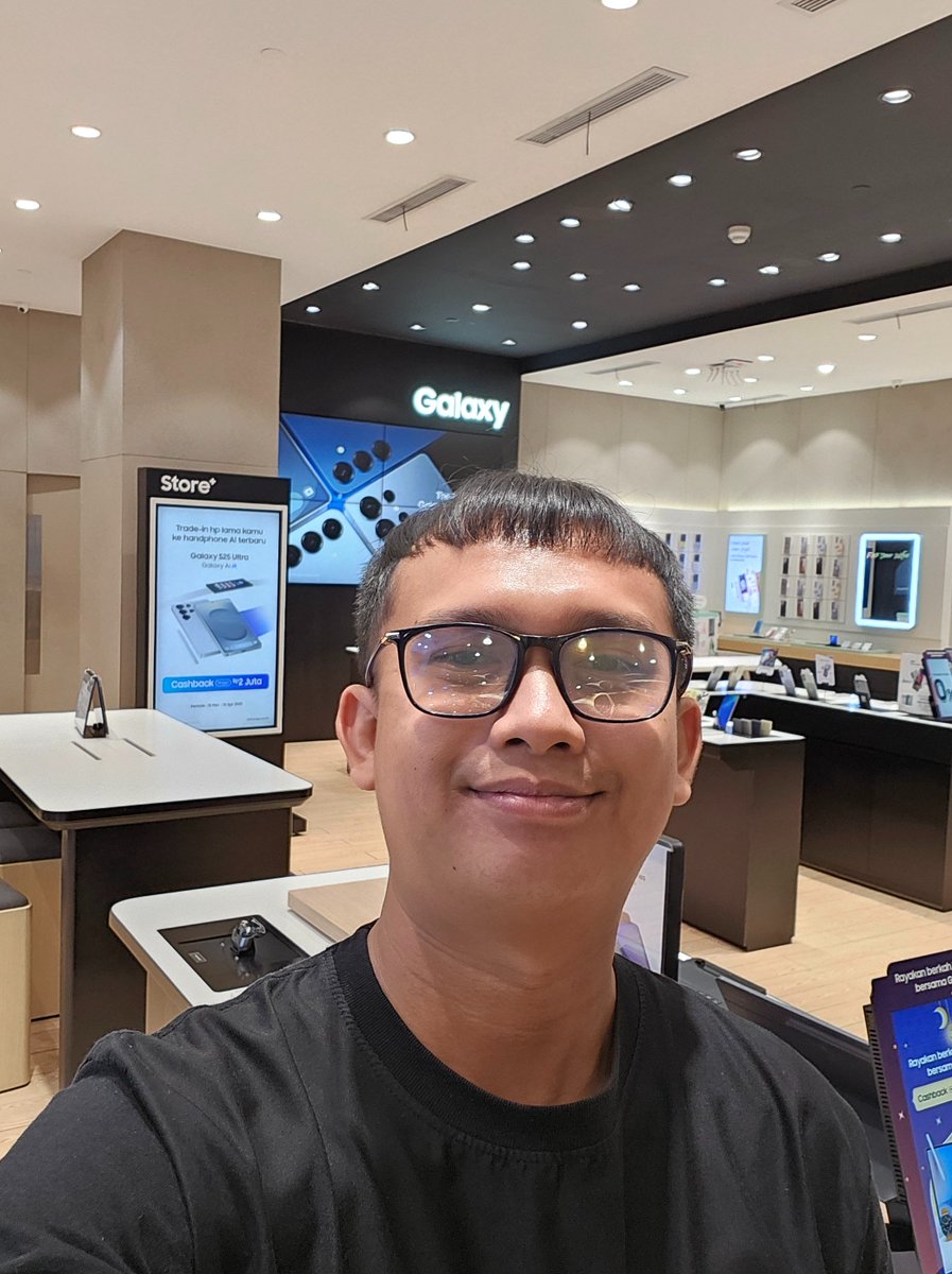Reffaldy's tweet photo. @samsung #ImpianJadiBerkah #RamadanBerlimpahBerkah https://t.co/5OOaEF4mQW