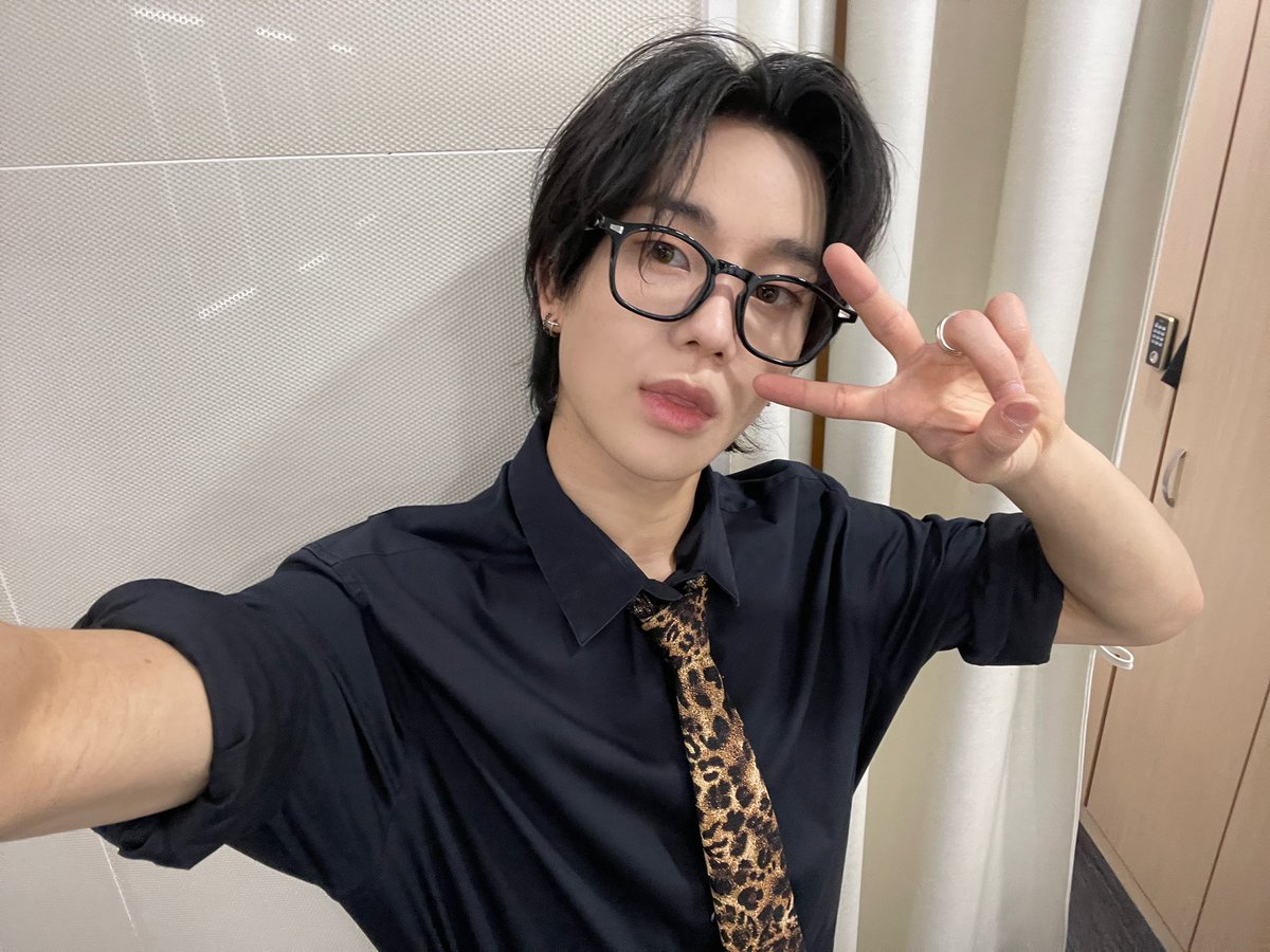 TNX_twt's tweet photo. 같이 공부나 할까?

#TNX
#장현수 #HYUNSOO https://t.co/rHUdPQJFrH