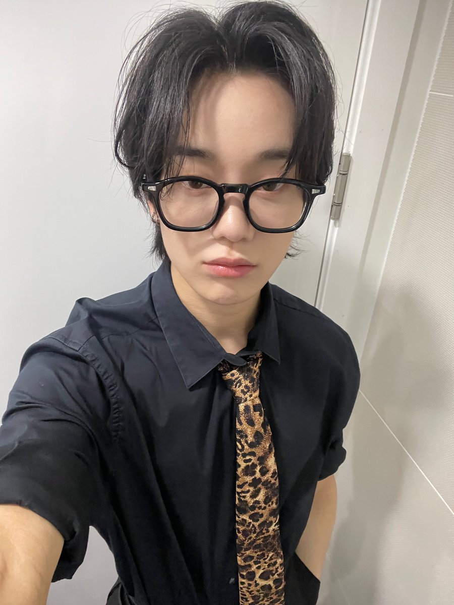 TNX_twt's tweet photo. 같이 공부나 할까?

#TNX
#장현수 #HYUNSOO https://t.co/rHUdPQJFrH
