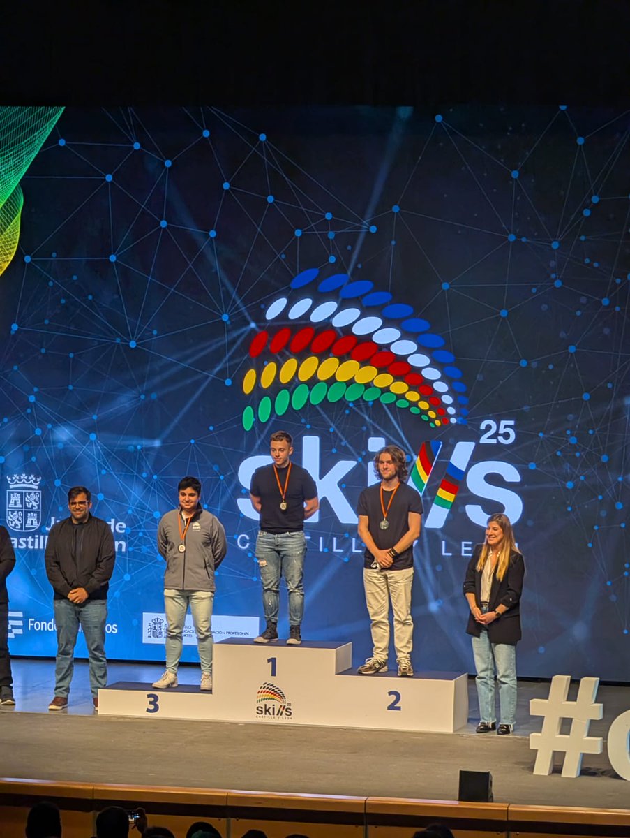 IES Alonso de Madrigal tweet media