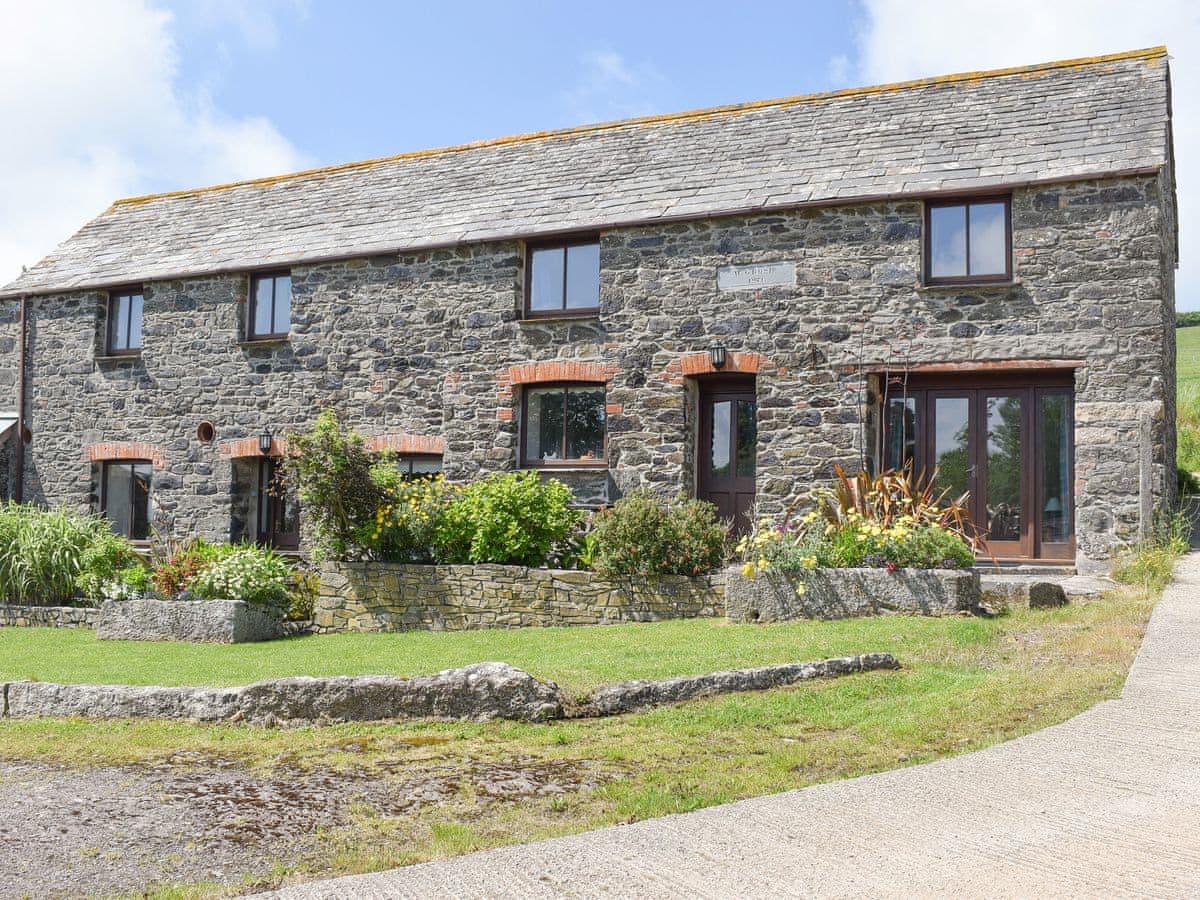 Rare Easter: Haywain Cottage on Trentinney Farm, close proximity to the SWCP and Port Isaac.  Available from 12th April for 1 week £490!  Plenty of parking.  Sleeps 4 + child. padstowlive.com/accommodation/…
Call 07968 033109