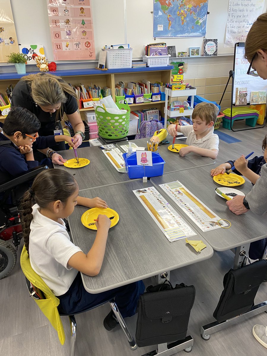 We were busy 🐝’s with our Enger friends! We did a craft and read some stories together. We were sad to meet for our last time this year. It’s been so fun getting to know each other over the year. #RoyBulls #D83Shines <a href="/D83Shines/">D83 Shines</a> <a href="/RoySchoolBulls/">Roy School</a>