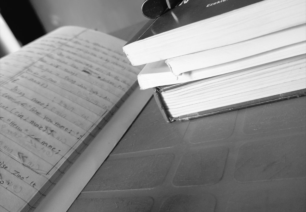 MonarchOfTech tweet media