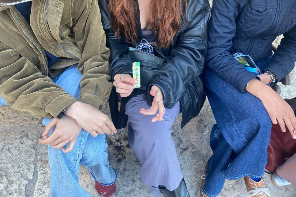 tremendo "esto y un cigarro", le doy un 9,5