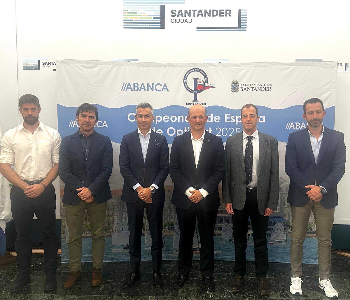 El Real Club Marítimo de Santander presenta el nacional de Optimist

El presidente del #RCMS Fernando Pereda y la alcaldesa de Santander Gema Igual presentan la gran cita náutica que se desarrollará en Santander entre el 15 y 20 de abril.