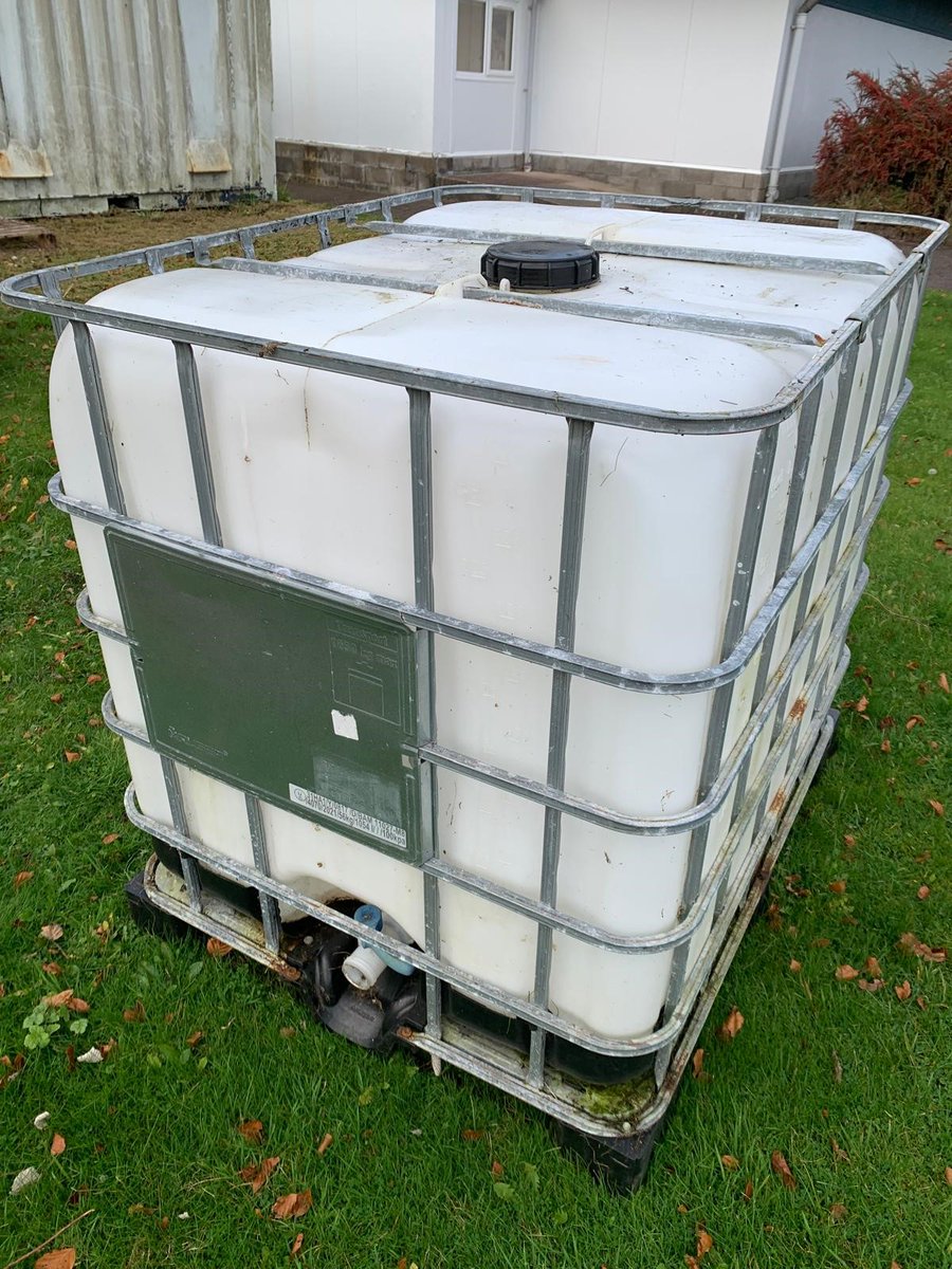 EPPLtd's tweet photo. For sale - 1000 litre Mauser Water Container, 4-way entry on composite pallet (1,000 x 1,200mm).  Collect EH26  £100 
#InTheZone #waterstorage #gardencentre
#aquaculture https://t.co/IJFCOyiItl