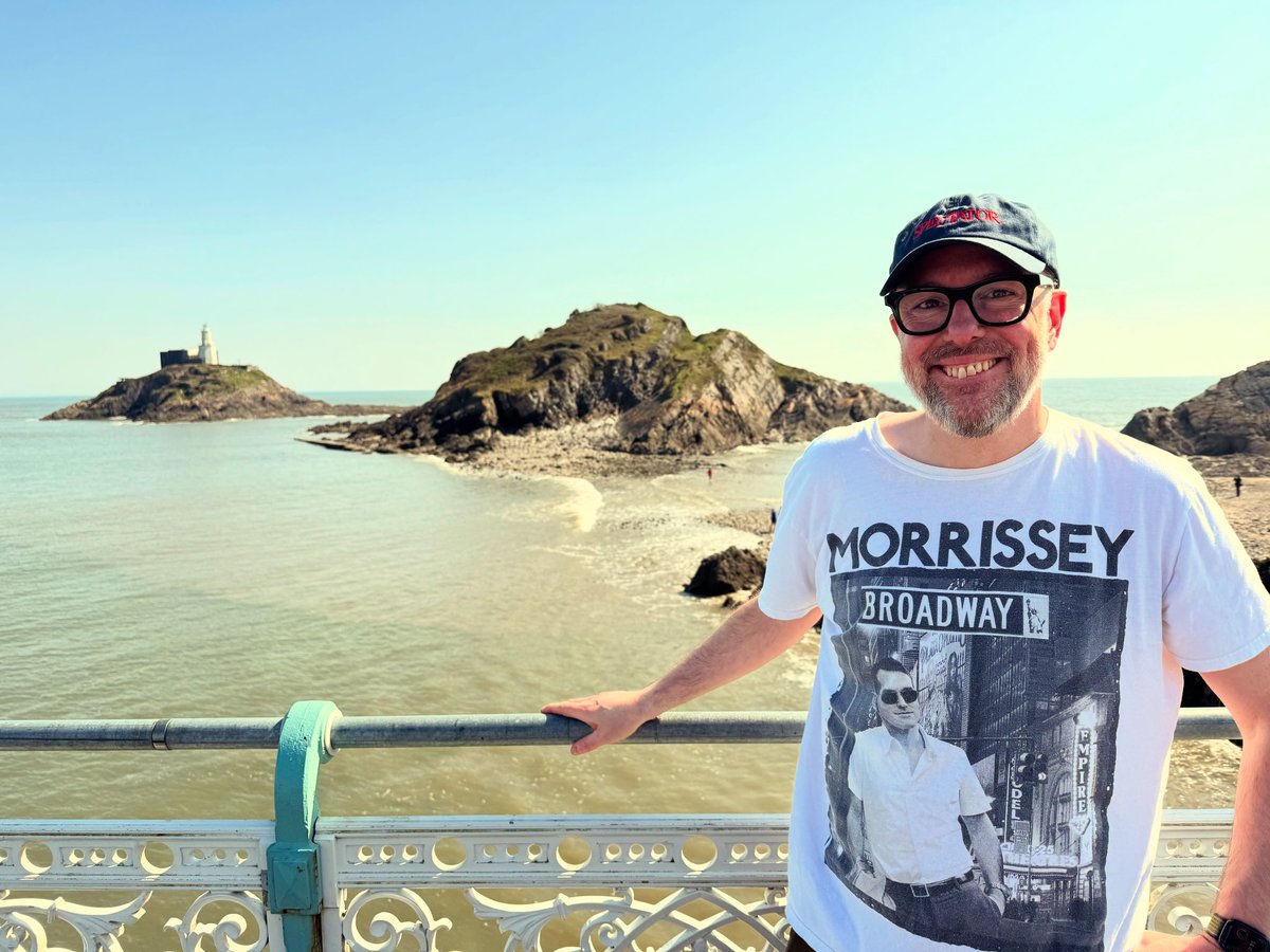 spybrary's tweet photo. Sorry for lack of replies, tweets and episodes. Swansea and the Mumbles in the sun for a few days break. Need I say more?
#swansea #themumbles https://t.co/MiLT91Aizk