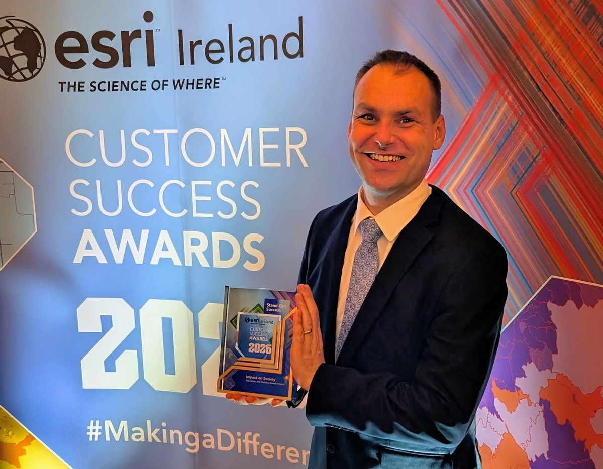 #MakingaDifference : Congratulations to ETBI's REALT team who won the Impact In Society Award at the <a href="/Esri/">Esri</a> Ireland Customer Success Awards 2025 for their truly transformational work supporting Ireland's education system in its Ukraine response. 
#ETBStrongerTogether