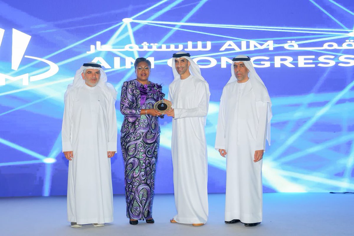 SuminwaJudith's tweet image. J’ai choisi de me rendre aux Émirats Arabes Unis pour participer à l’AIM Congress 2025, un rendez-vous mondial majeur de l’investissement. La RDC y a porté un message fort : un pays en pleine transformation, riche en opportunités et engagé à offrir un cadre sécurisé, stable et…