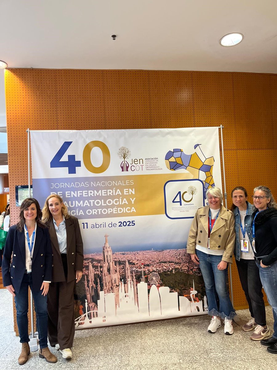 InfermeriaSPau's tweet photo. Representació de la Infermeria Quirúrgica de @hospitalsantpau a las 40 Jornadas Nacionales de Enfermería en Traumatologia y Cirugía Ortopedica  #40JENCOT https://t.co/p1ftGsVAka
