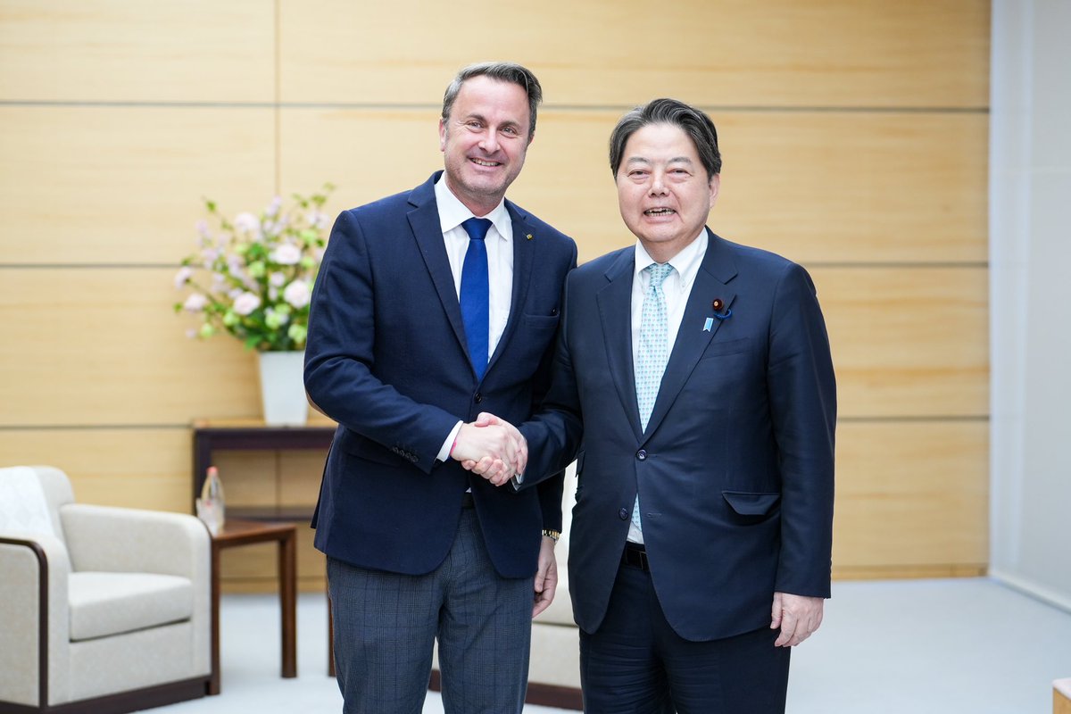 Xavier_Bettel's tweet photo. Always a pleasure to be in Tokyo and to be able to meet with my colleagues and friends Yoshimasa Hayashi, Chief Cabinet Secretary, and Takeshi Iwaya, 🇯🇵 Foreign Minister.

#Luxembourg and #Japan share a longstanding partnership, based on the same values and mutual trust. https://t.co/aMTTO0vPnP