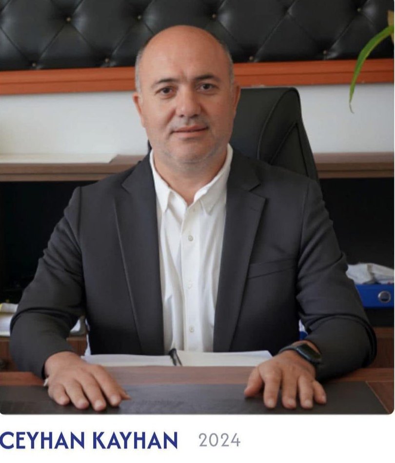 Gerçek CHP zihniyeti birkez daha kendisini Adıyaman Belediye Meclis toplantısında gösterdi.

Her fırsatta " Özgür Basın " söylemlerinden dem vuran  CHP zihniyetinin temsil maskesini dün Adıyaman Belediyemizin, İzmir' den ithal ettiği Belediye Başkan Yardımcısı giymişti.

Adıyaman