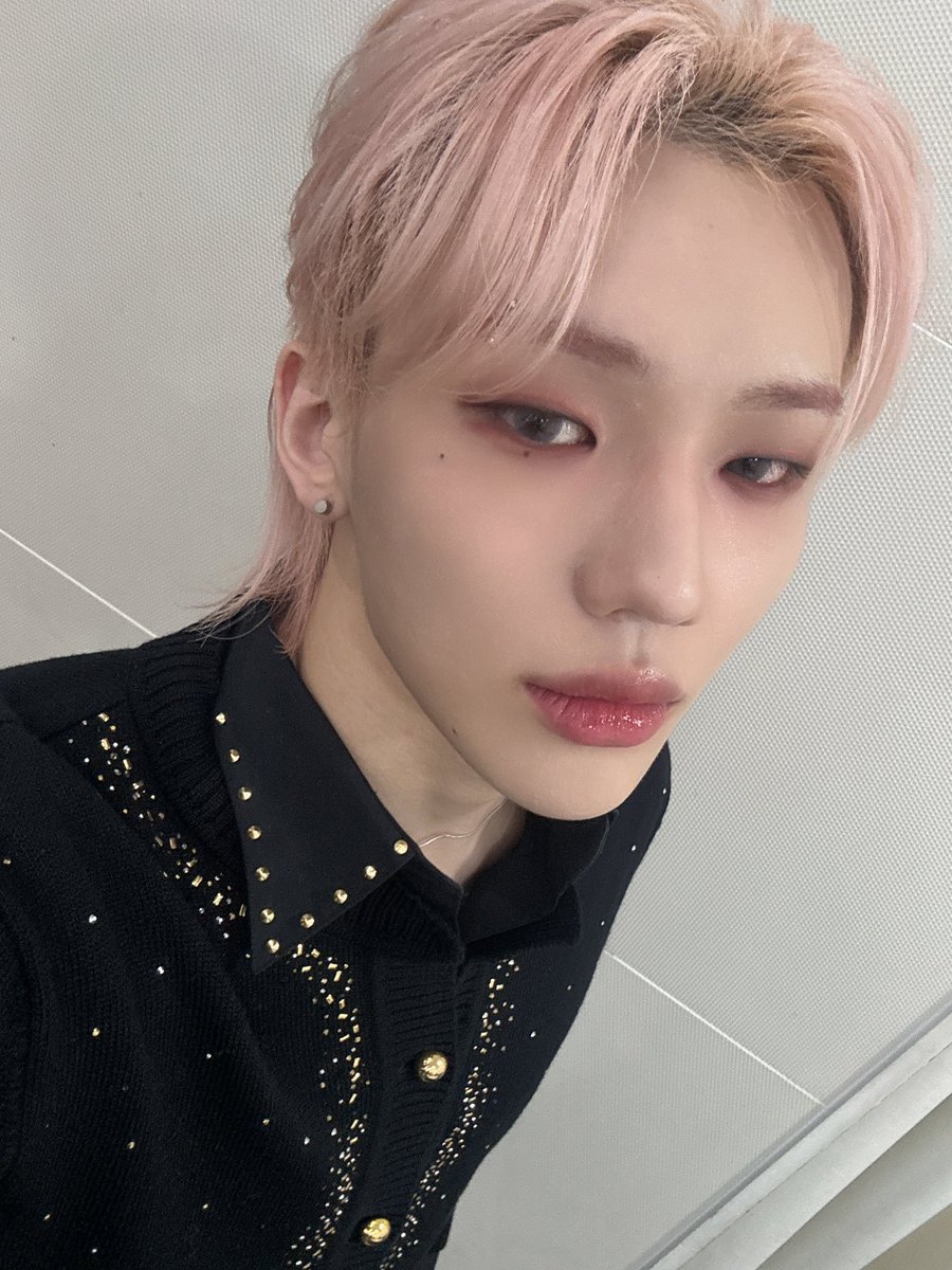TNX_twt's tweet photo. 은행접수완료✅😏

#TNX
#천준혁 #JUNHYEOK https://t.co/h3zzNXi41n