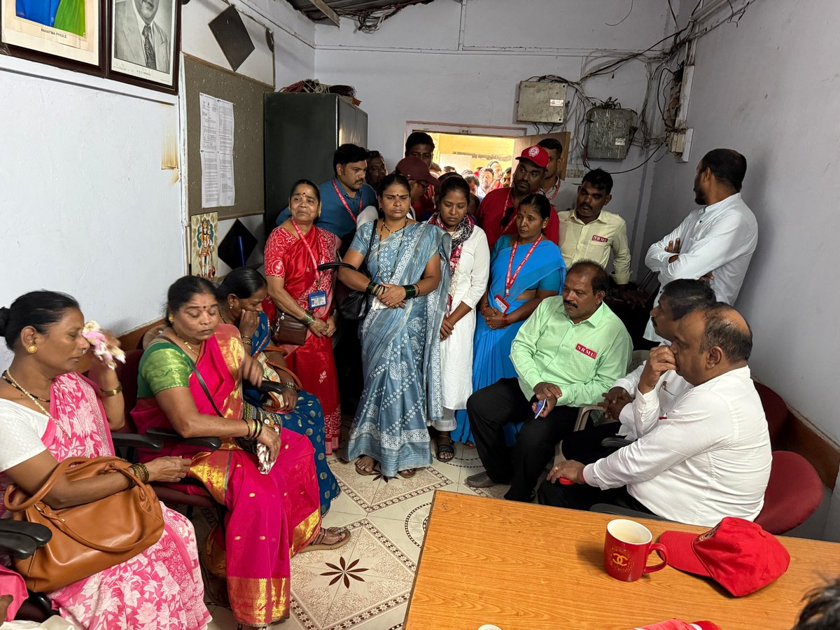 venupnair_nrmu's tweet photo. The condolence meeting of com Vijay R Lokhande Ex Divisional Secretary Pune who expired on 27/3/2025 due to severe Heart attack, Was held on 11/4/2025 from 11:30 to 13:30 at Pune Railway institute in presence of Com Venu P Nair, General Secretary NRMU CR/KR. 
Shri Rajeev Verma DRM, Shri K Jadhav ADRM, Shri Jitendra Singh Sr DPO, Shri Vijaysinh Dhadas Sr DME, 
Co P T S RAJA AGS,Com Sandeep Shelar Divisional President, com M Soloman ADS, Com Anita kadamDP (W),Com S C Dhiwar ex Div President, M I Khan ex Treasurer, R K Maurya sec Gpr ol, Ganpat pingle sec Dehr, M Talwar Sec PA ol, MS Satish Kumar sec PA ML with others were present. ….🙏🏻🚩🚩🚩🚩🚩