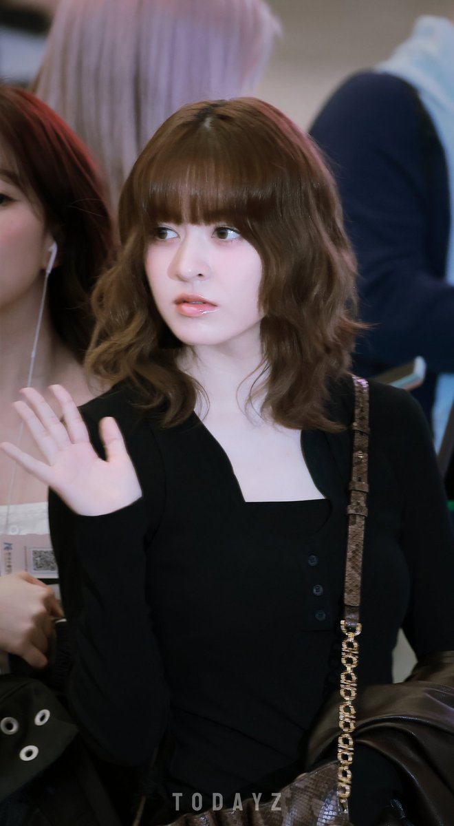 Todayz017's tweet photo. 250411 GMP 출국 🛫

🥺

#엔믹스 #NMIXX 
#릴리 #LILY
#릴리의버블모험 https://t.co/MElLxUUVoF
