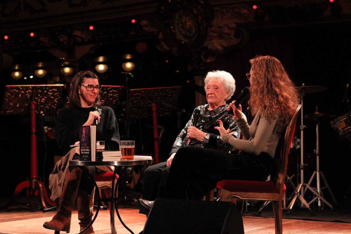 Avui fa dos mesos de la presentació de «Qui dia balla, any empeny» a La Paloma (Barcelona) 💃🏻

📚 Dos mesos des que la Pepita, l'<a href="/eugeniaguell/">Eugènia Güell Barnils</a> i l'<a href="/elisenda_pineda/">Elisenda Pineda i Traïd</a> van seure a parlar. Tres generacions de dones que van convertir un diumenge a La Paloma en un ball d'històries.