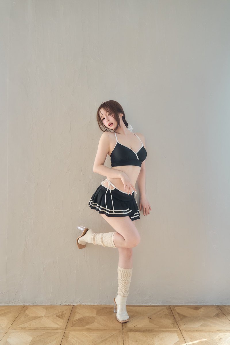Coco pleats swimwear color white/black ¥22000-tax in 胸元に