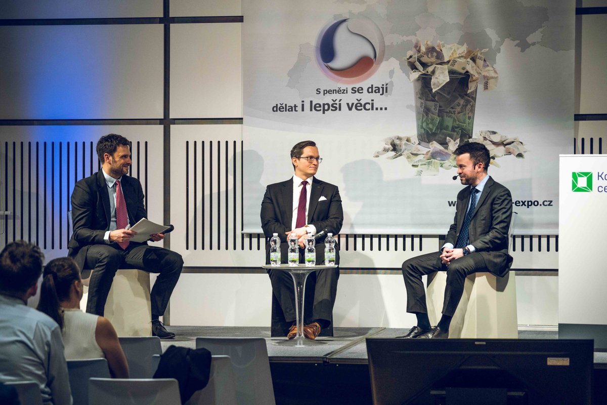 iTomasAdam's tweet photo. Gold. Advisor to the PM. Advisor to the governor. Great chat at MoneyExpo 2025 on gold in central banks &amp; retail investing. My presentation in CZ -> https://t.co/m0k7vOajbT @stepankrecek https://t.co/gui0qwU7fZ