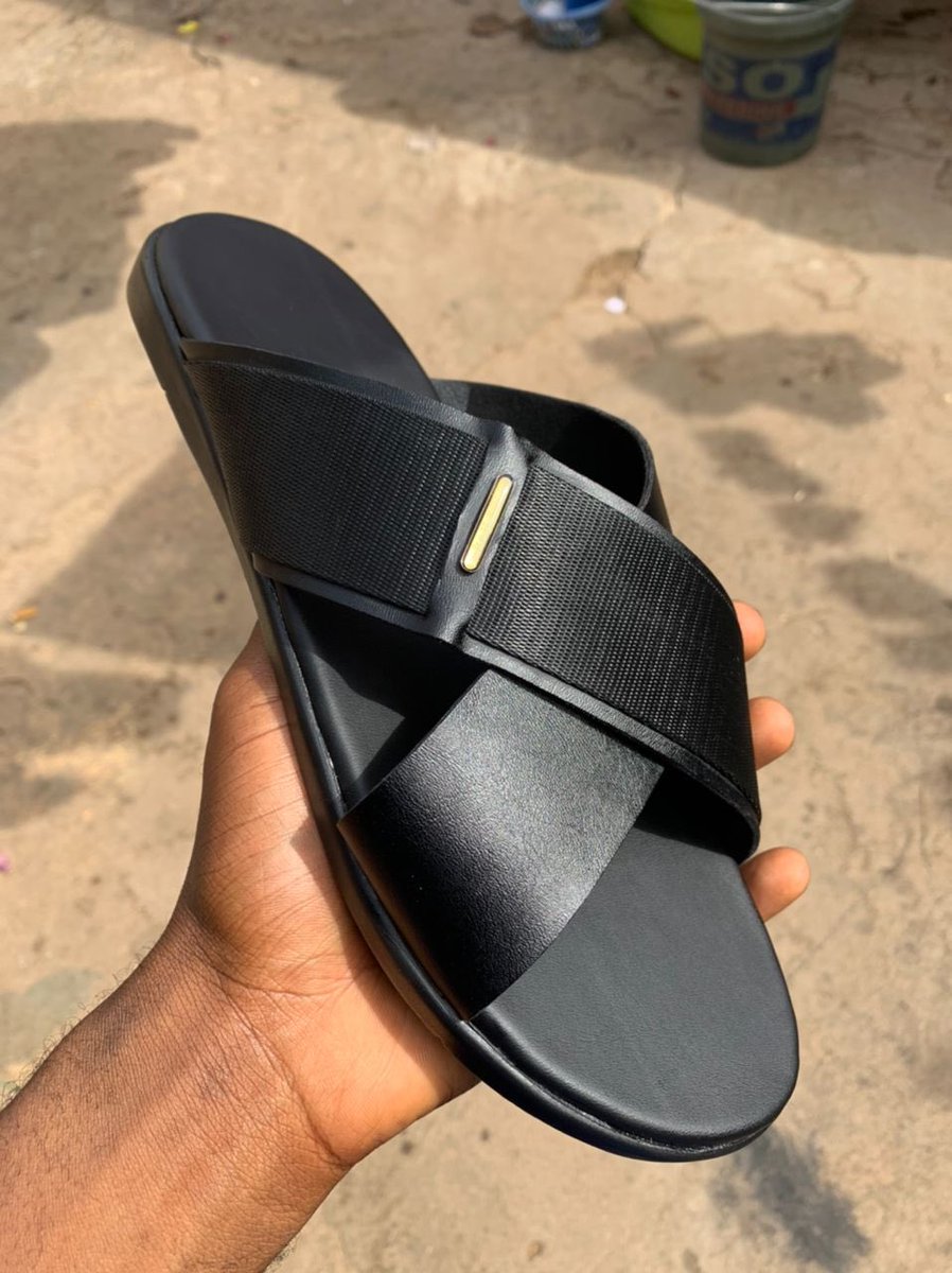 alhassan_bagare's tweet photo. 👞Shoe (palms)

🔖8,500

Available in different sizes 
(40,41,42,43,44)

☎️07062697349

🚚Nationwide Delivery 
#LCDLFAllStars #helevier #يوم_الجمعة https://t.co/KUwM9SOSXM