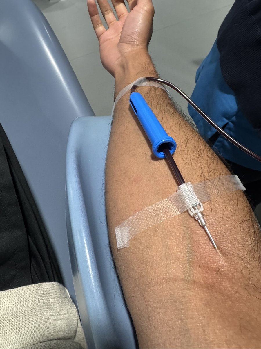 That’s number 72 done! Staff here always so incredibly friendly. Take some time out during the nice weekend and do something amazing! #giveblood 
<a href="/GiveBloodNHS/">Give Blood NHS 🩸🩹</a>