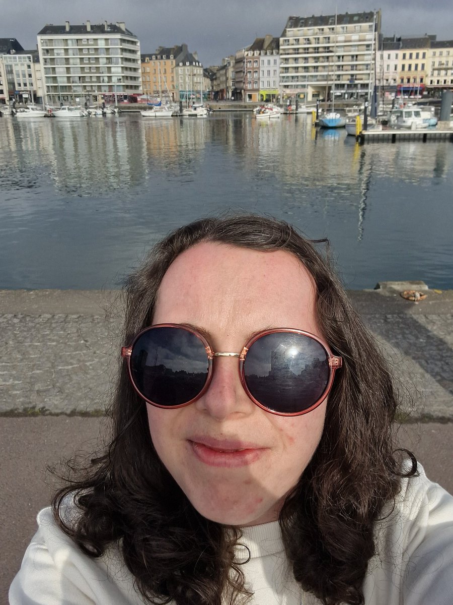 sarahellis39's tweet photo. Cherbourg https://t.co/CmNYcZIAfT