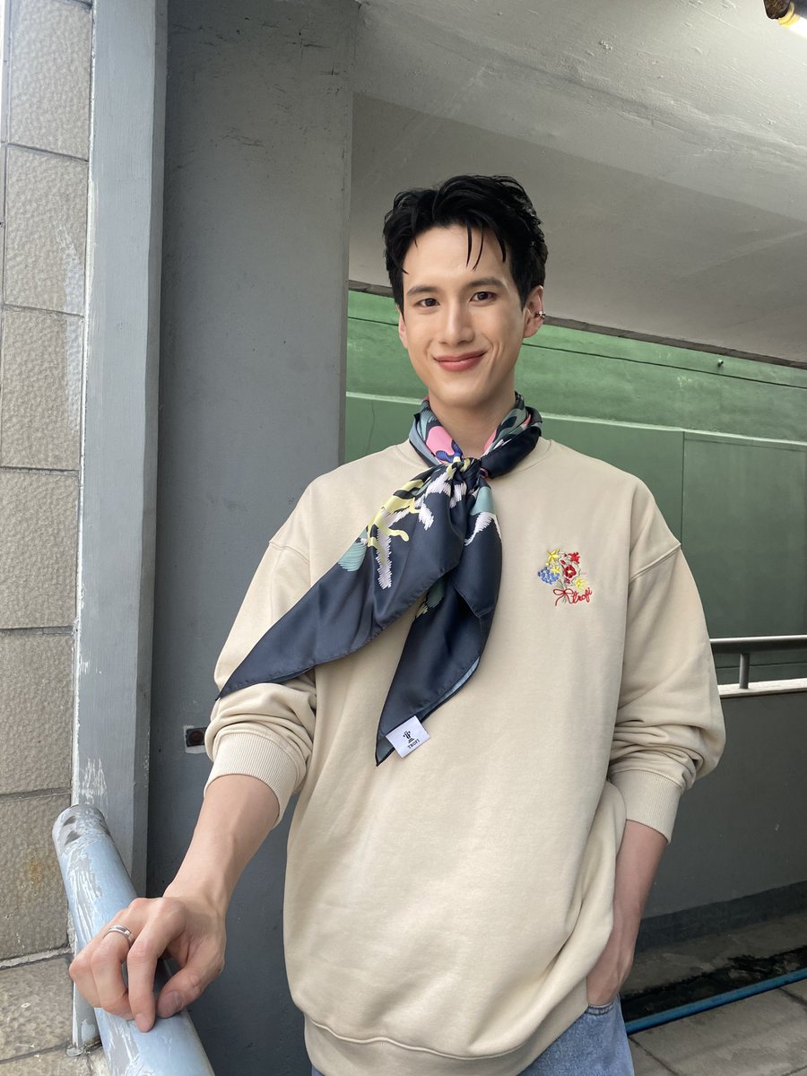 พร้อมแล้วววว~ มาเจอกับพีได้ที่บูธ Sandell Pop-up Store นะคะ🤲🏻💝

#SandellCashierxPeeCopter
#ppeerawich @PPeerawich_