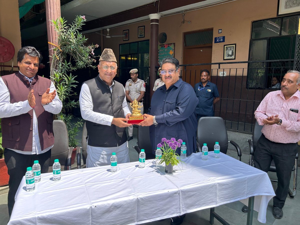 SMPSKhanpur's tweet photo. Honoured to Host a Visionary Leader!  We had the privilege of welcoming Er. Gulam Ali Khatana, Member of Parliament, Rajya Sabha, for an inspiring interaction with our students. @GulamAliKhatana  #GulamAliKhatana #SonaModernPublicSchool #RajyaSabha #InspiringLeadership https://t.co/u2Ztr5eTcR