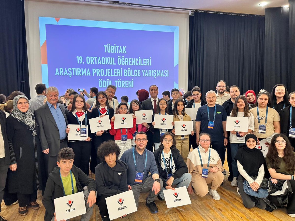 🎉 TÜBİTAK 2204-B Ortaokul Öğrencileri Arası Araştırma Projeleri Yarışması İzmir Bölge Finali'ne, 13.918 proje arasından, ilimiz 14 projeyle katılmaya hak kazandı ve bu projelerden ;

- 2 Birincilik    🥇
- 2 İkincilik      🥈
- 2 Üçüncülük🥉 olmak üzere 6’sı dereceye girdi.