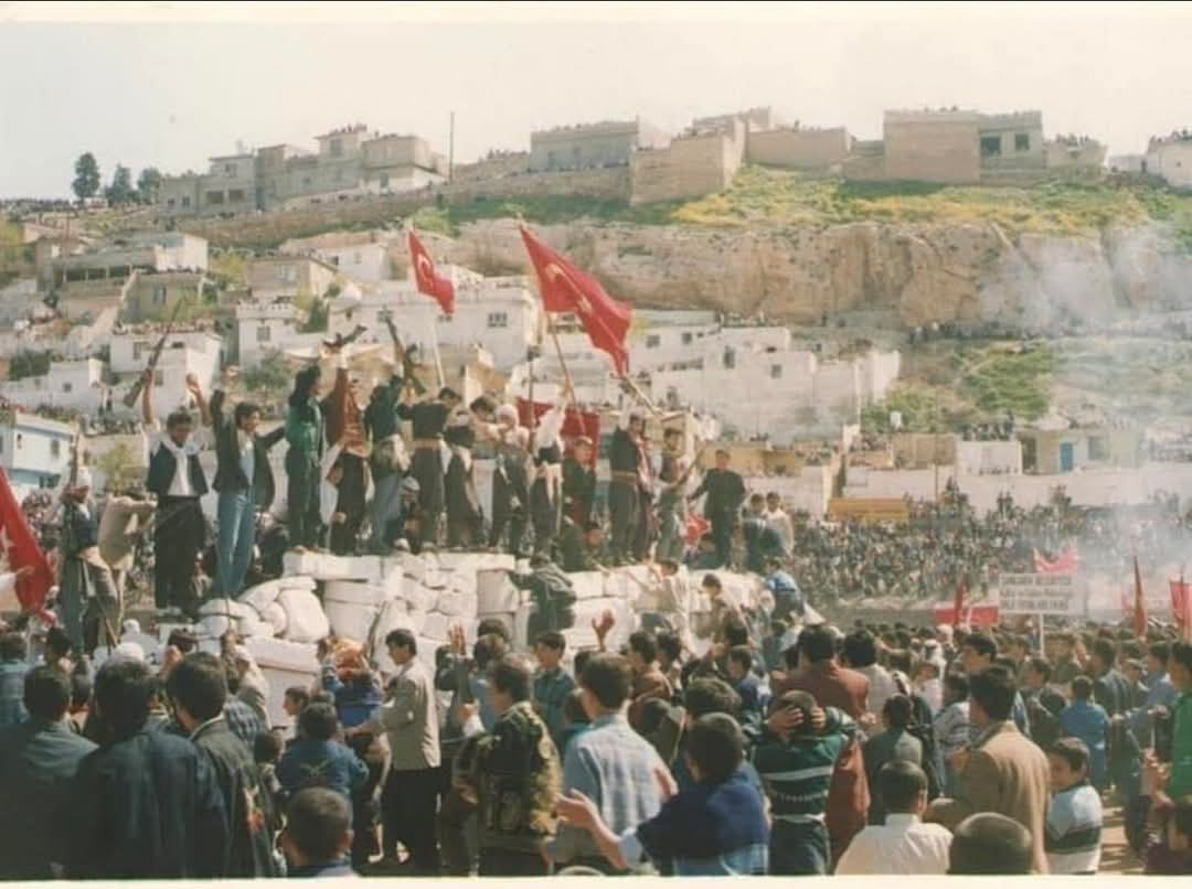 Şanlı şehrimiz Şanlıurfa’mızın 11 Nisan Kurtuluş Bayramı ve İstiklal Mücadalesinin 105. yılı kutlu olsun.

“Yaşasın Urfalılar, Teslim Olmadı”